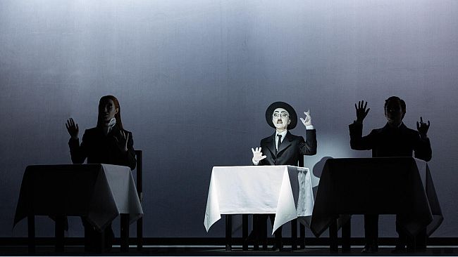 Prima mondiale di Robert Wilson con Pessoa. Since I’ve been me