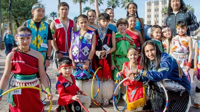 Firenze: la Hoop Dance, antica danza del New Mexico