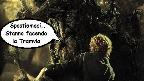 Firenze, costruisce Tramvie, abbatte alberi e chiede il Piano Antismog