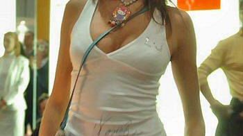 Cinema: è Alessia Fabiani la protagonista del film <I>Piove sul bagnato</I>, che si gira a Firenze