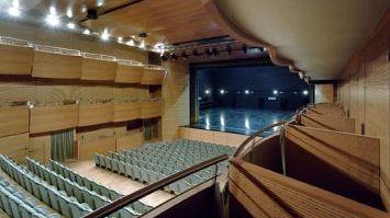 Il morto sta bene in salute: ridere per solidarietà