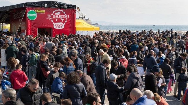 Il Panini Tour a Firenze: tornano le mitiche figurine dei calciatori