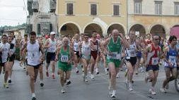 Domani al via la 35^ GuardaFirenze, classica del podismo diprimavera<BR>Trofeo dei Campanili: oltre duecento i partecipanti a Colle di Val d’Elsa