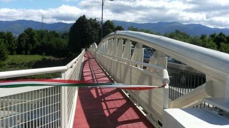 Figline, ponte sull'Arno: aperta la passerella pedonale
