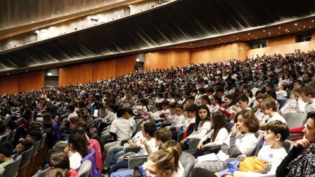 All’Opera 900 giovani delle scuole per recitare