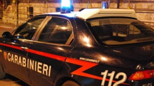 Disturba i passanti, fermato con il taser: prima volta a Firenze