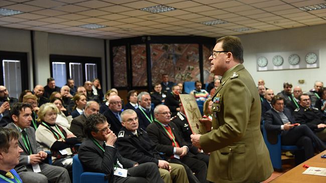 Il Generale Tornabene presenta il nuovo Calendario dell'Esercito