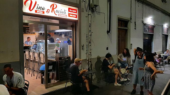 Vino e ravioli, Firenze incontra l'oriente