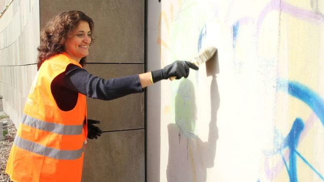 Firenze: scrivono sul muro di un sottopasso e beccano multa di 160 euro più le spese