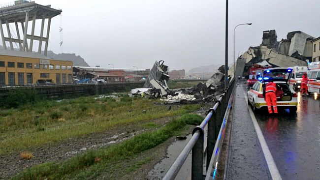 Crollo di un viadotto a Genova: aiuti dalla Toscana