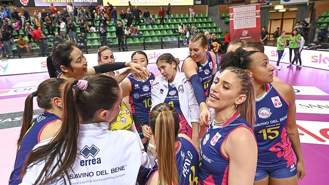 Volley donne: Firenze vuole sfatare la maledizione del derby