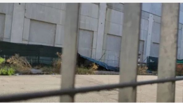 Via Mariti, rotte le reti di recinzione del cantiere sotto sequestro