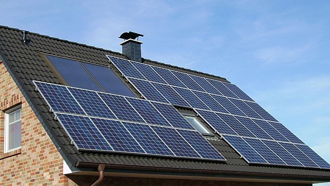Cresce il fotovoltaico domestico: sempre più energia del sole per la casa