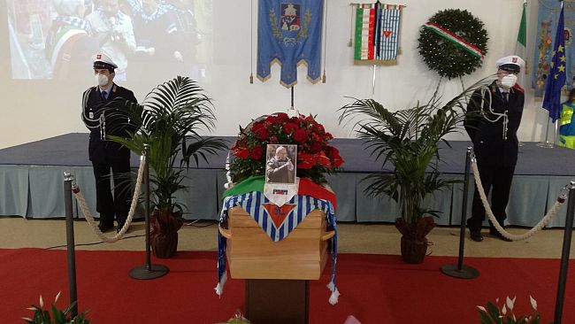 Empoli: funerale di Sauro Cappelli in diretta facebook