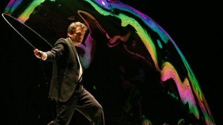 Teatro di Rifredi: Il Mago delle Bolle di Sapone (da mercoledì 11 a sabato 14 ore 21:00)
