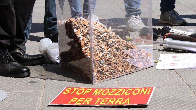 Pisa: l'acchiappamozziconi fa miracoli