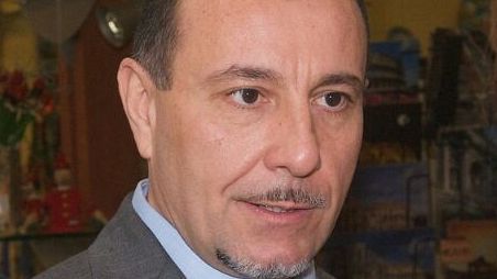 Guerriglia a Firenze: attacchi alle forze dell’ordine, feriti e danni