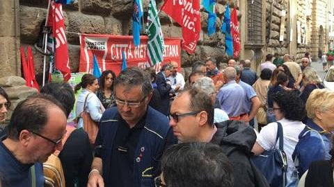 Province a rischio dissesto, proteste nei capoluoghi della Toscana