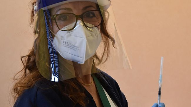 Dalla Spagnola al Covid, vaccinata signora di 106 anni