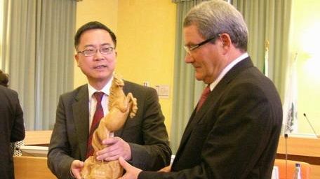 Prato-Cina, accordo per l'acquisto 1 milione di metri di tessuto