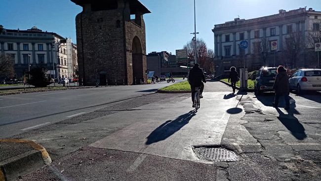 Nuovi alberi in piazza Beccaria, in arrivo anche le fontane