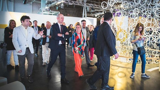 JD.Com alla Mostra dell'Artigianato: Fortezza aperta verso USA e Cina