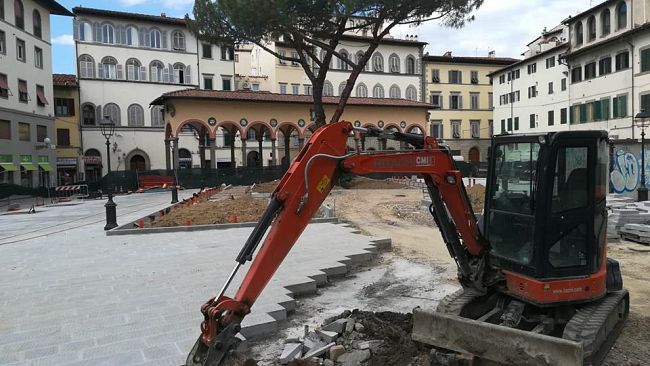 Nuova piazza dei Ciompi, da venerdì: in arrivo mostre di fiori e libri