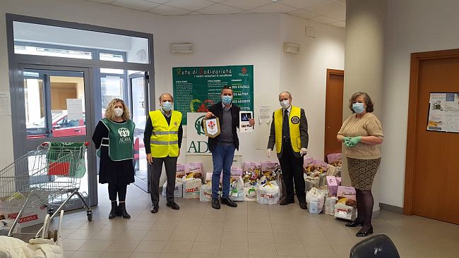 Quartiere 5: i Lions Club Firenze donano 55 buoni spesa da 100 euro