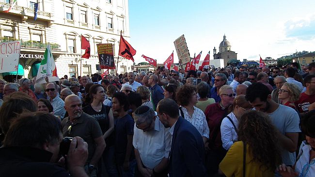 Firenze contro il razzismo: manifestazione in riva d'Arno