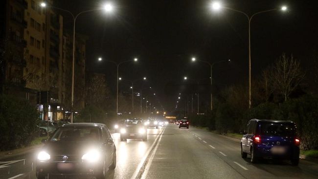 ​Isolotto, ubriaco e senza patente ha urtato e danneggiato veicoli in sosta