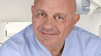 Infermiere per caso in farmacia salva turista in shock anafilattico