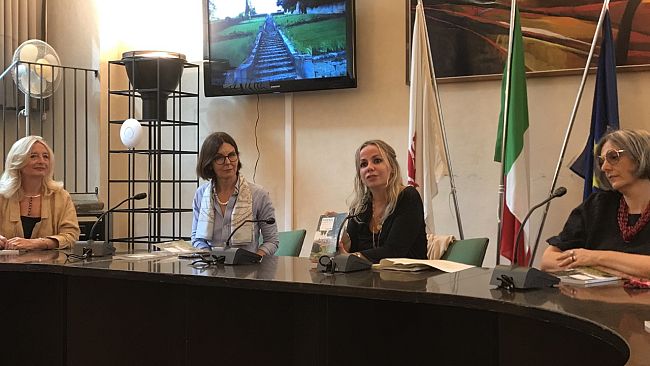 Una guida tascabile sui giardini di Firenze