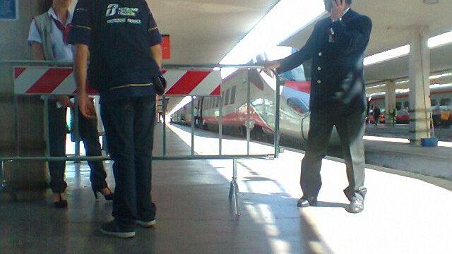 Santa Maria Novella: aggressione al binario, pugni al verificatore