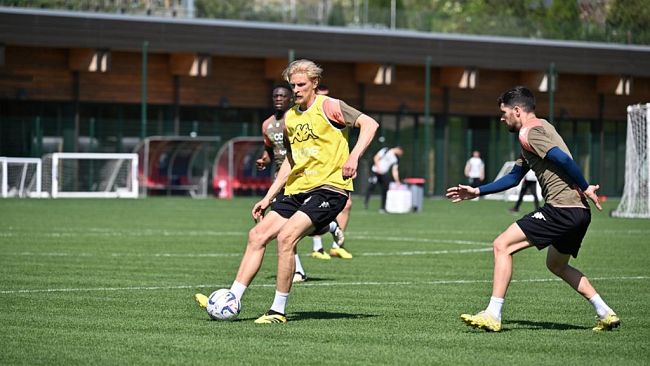 Lunedì allo stadio in campo contro il Genoa