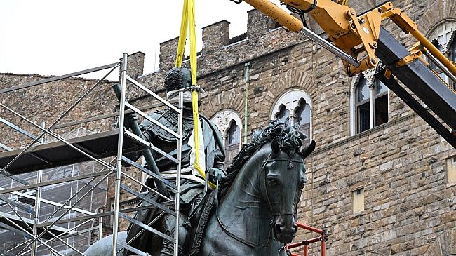 Piazza Signoria: Cosimo I del Giambologna è tornato a cavallo