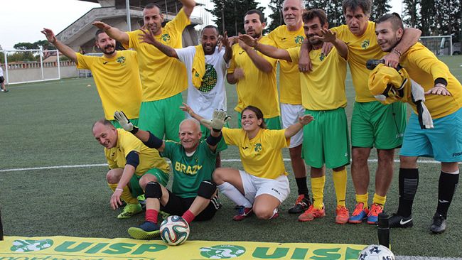 Matti per il calcio: come abbattere le barriere con la forza di un pallone