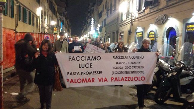 Fiaccolata in centro a Firenze: cittadini contro il degrado