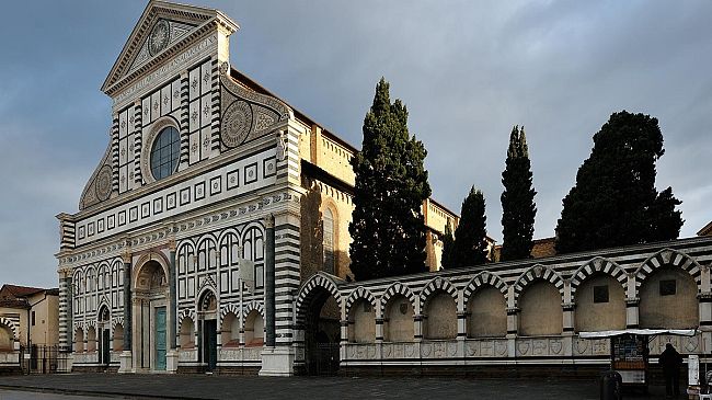 Senza fissa dimora trovato morto in piazza Santa Maria Novella