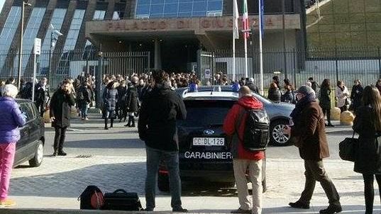 Paura a Firenze, nuovo allarme bomba: evacuato il Tribunale