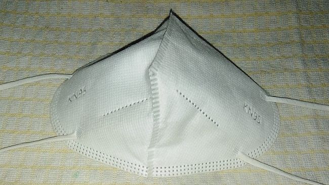 “Ripristinare la prescrizione dell’uso delle mascherine Ffp2 per docenti e Ata nelle scuole”