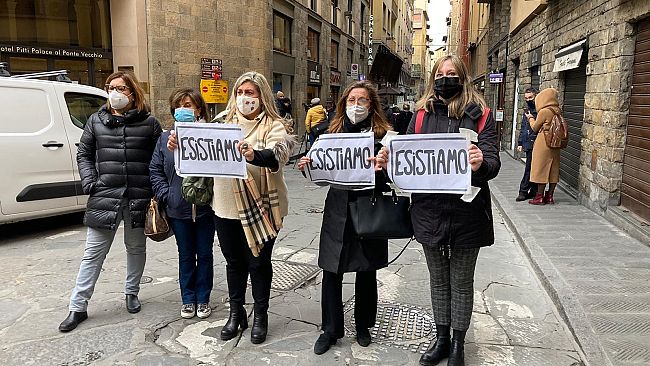 Commercianti, flash mob e rabbia: 