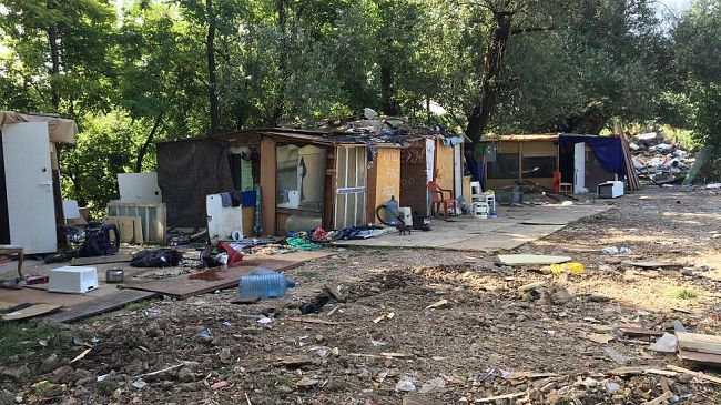 Incendio all’ex campo del Poderaccio: denunciata una donna