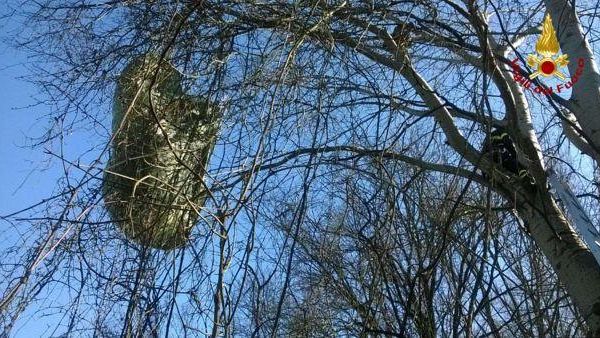Lucca: recuperato un paracadutista della Folgore finito fuori zona lancio