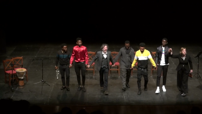 Canto corale contro il razzismo al Tenax Theatre 