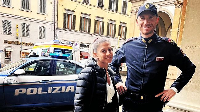 Colpo sul tram con lo spray urticante
