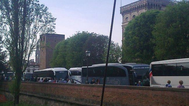 Pullman turistici alle Cascine da luglio, finisce l'era del lungarno