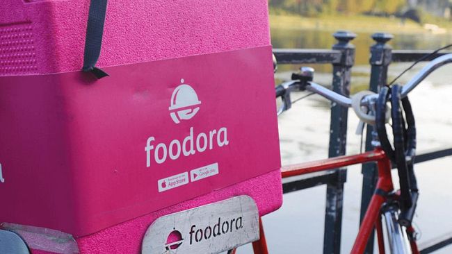 Consegne a domicilio: a Firenze flash mob dei ciclofattorini di Foodora