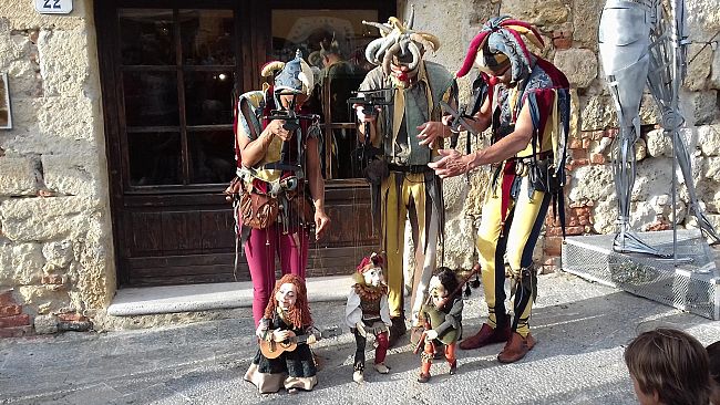 Domenica, d'estate, non c'è solo il mare