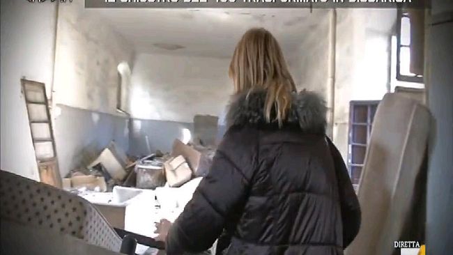 Casa, l'occupazione shock con vista su Firenze - Foto -