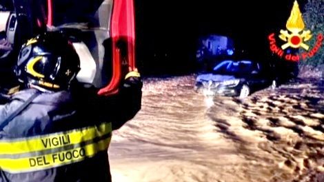 Maltempo, due dispersi in Toscana: sono nonna e nipotino 